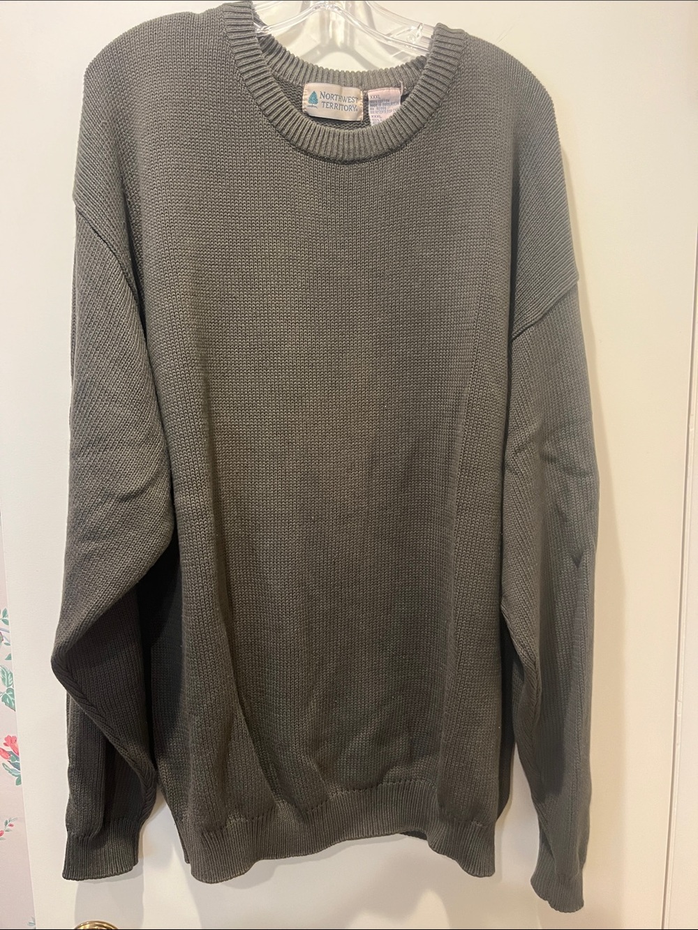 Northwest Territory Men's Crewneck Sweater - dark olive green